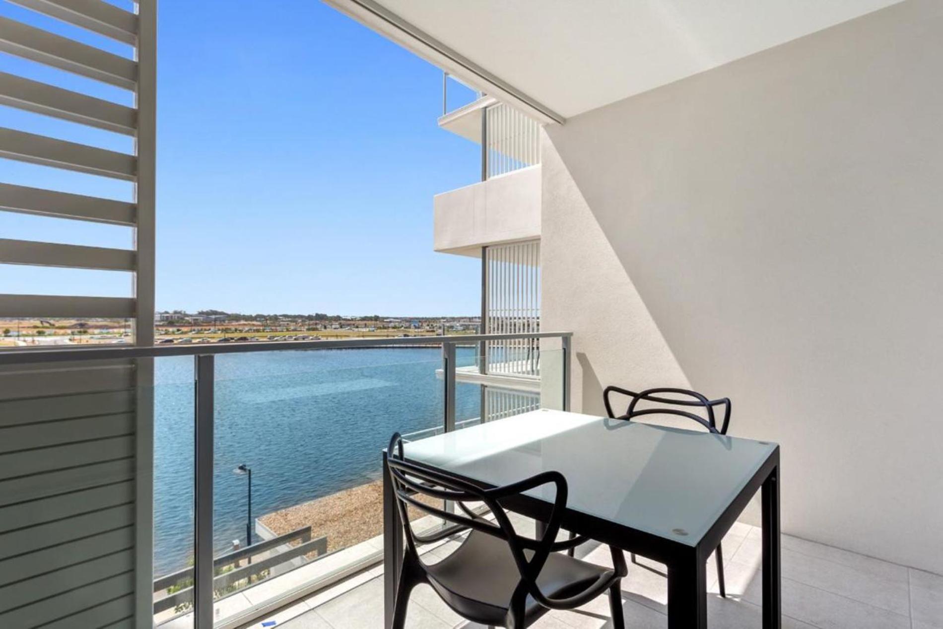 North Shore Oceanside Kawana Kawana Waters Exteriör bild