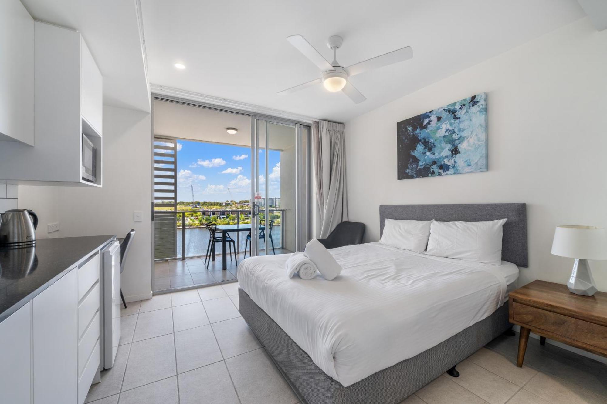 North Shore Oceanside Kawana Kawana Waters Exteriör bild