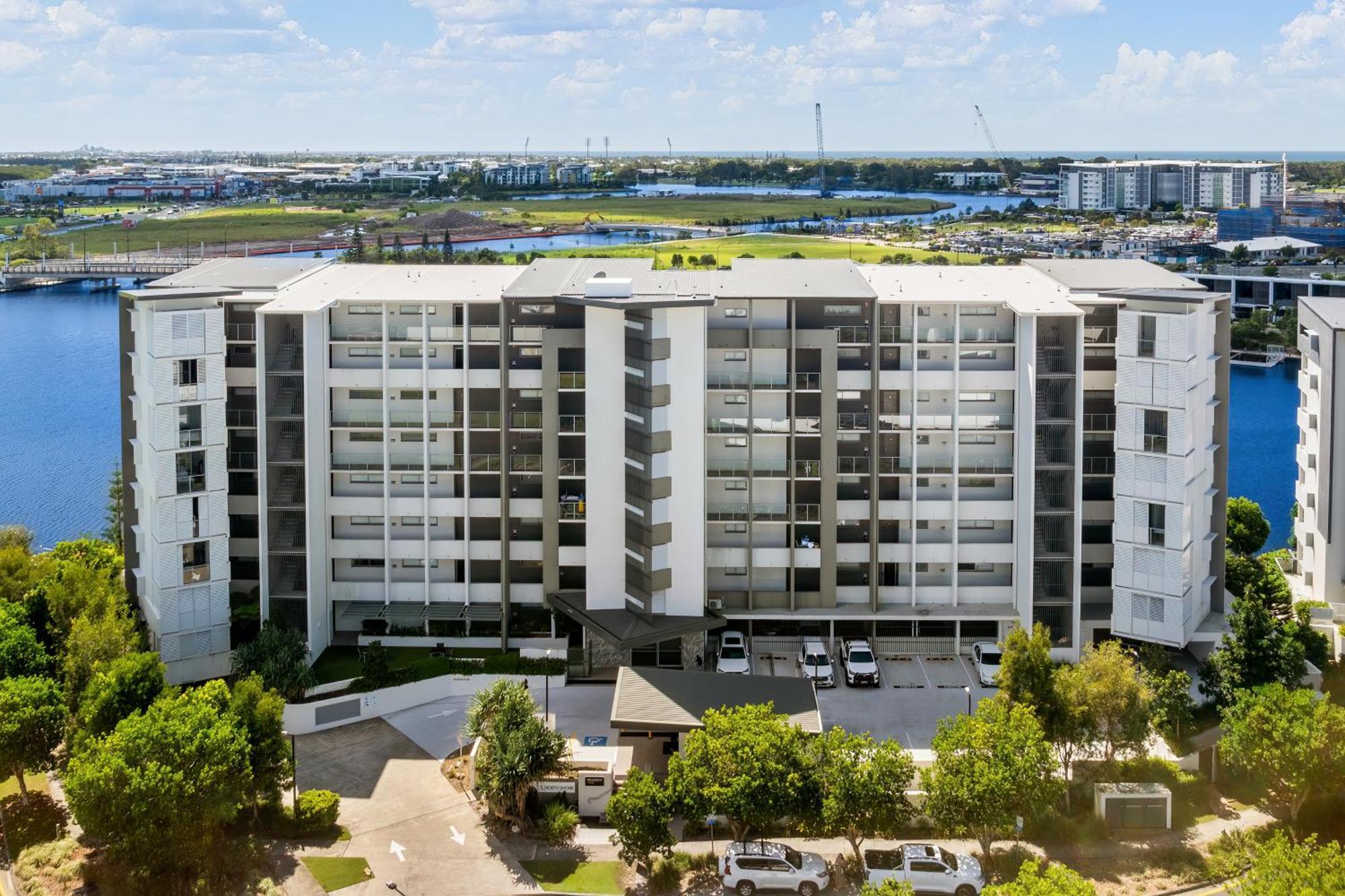 North Shore Oceanside Kawana Kawana Waters Exteriör bild